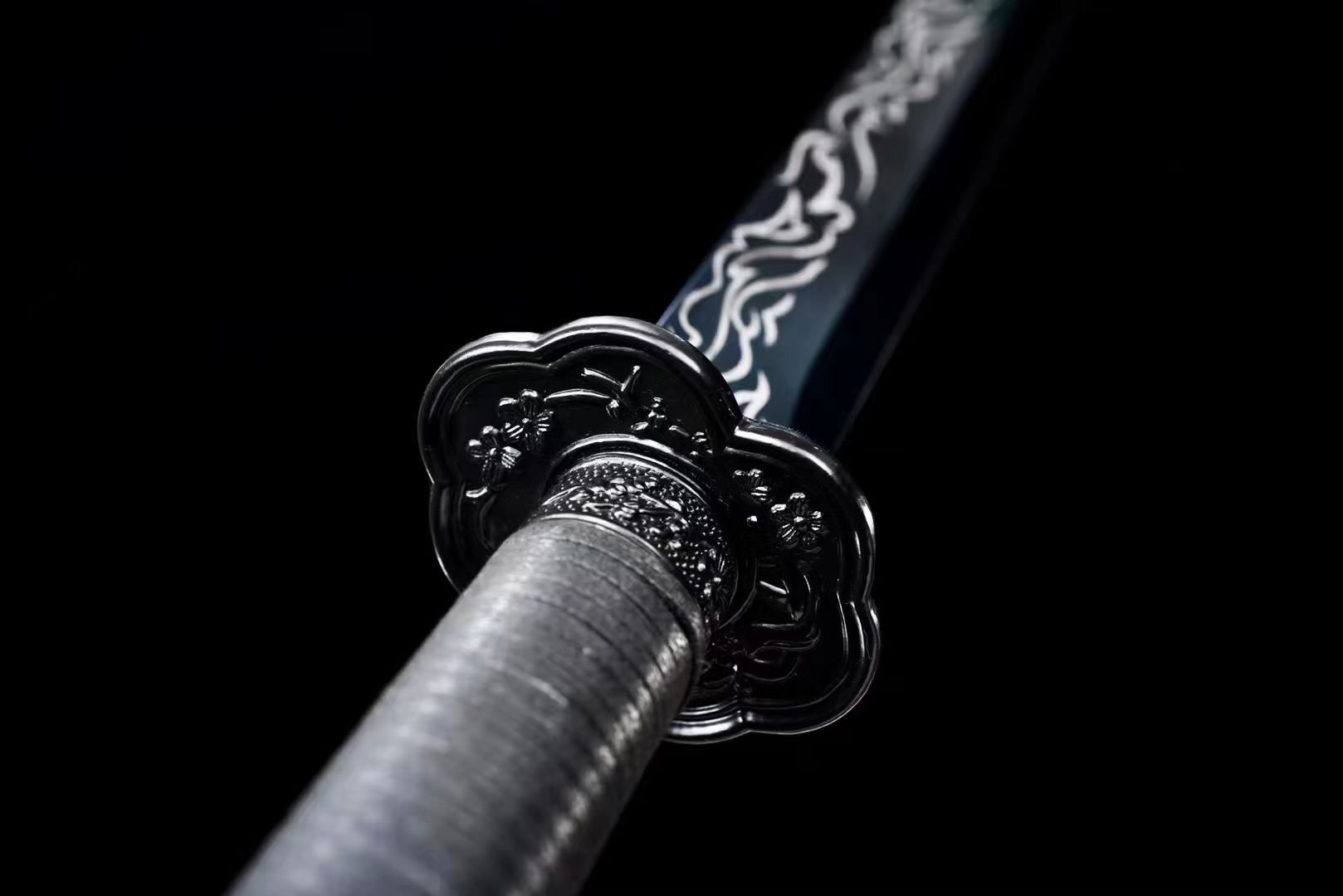 Black Dragon's Elegance