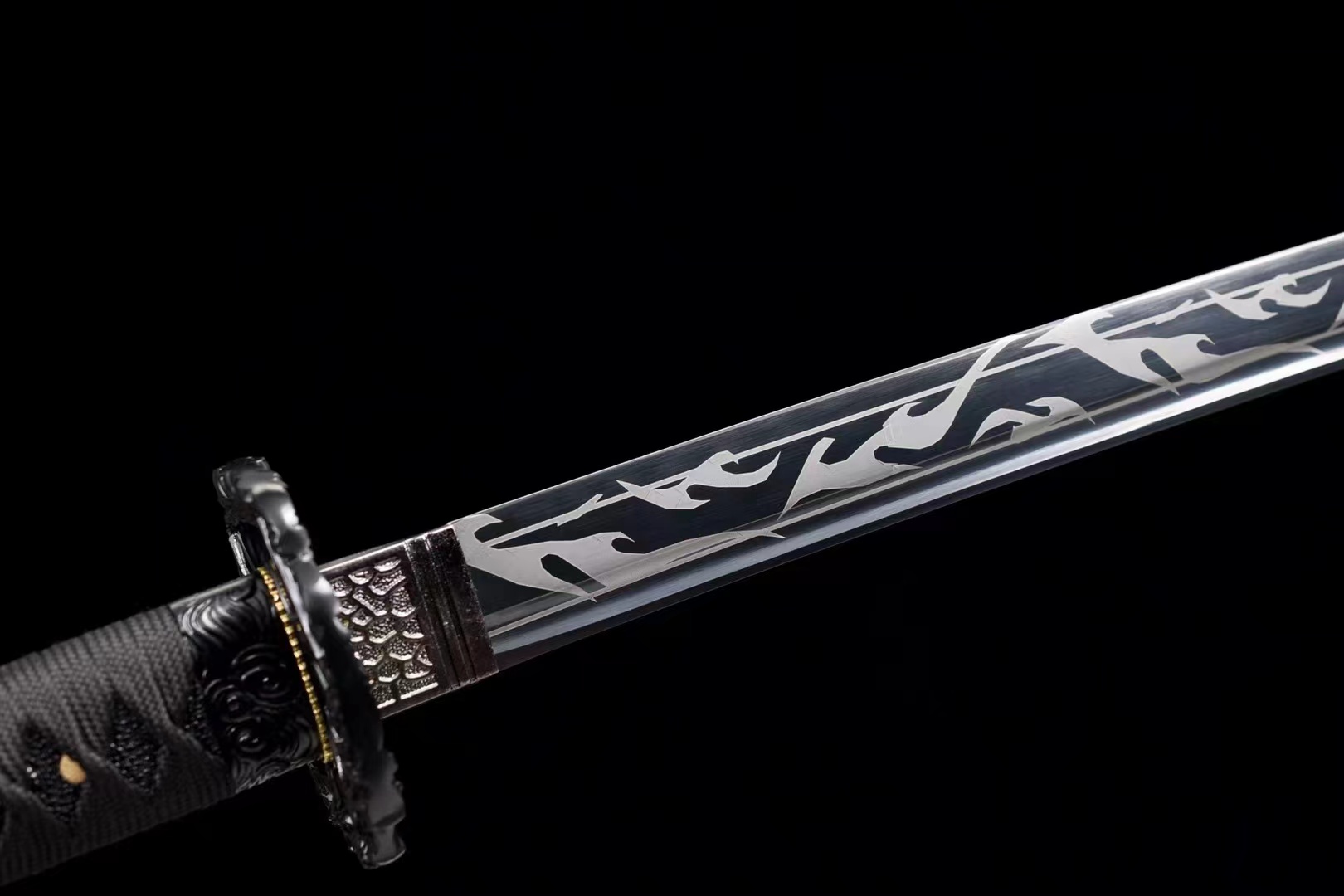 Ghost Thorn》High-Performance Blackened Manganese Steel Sword