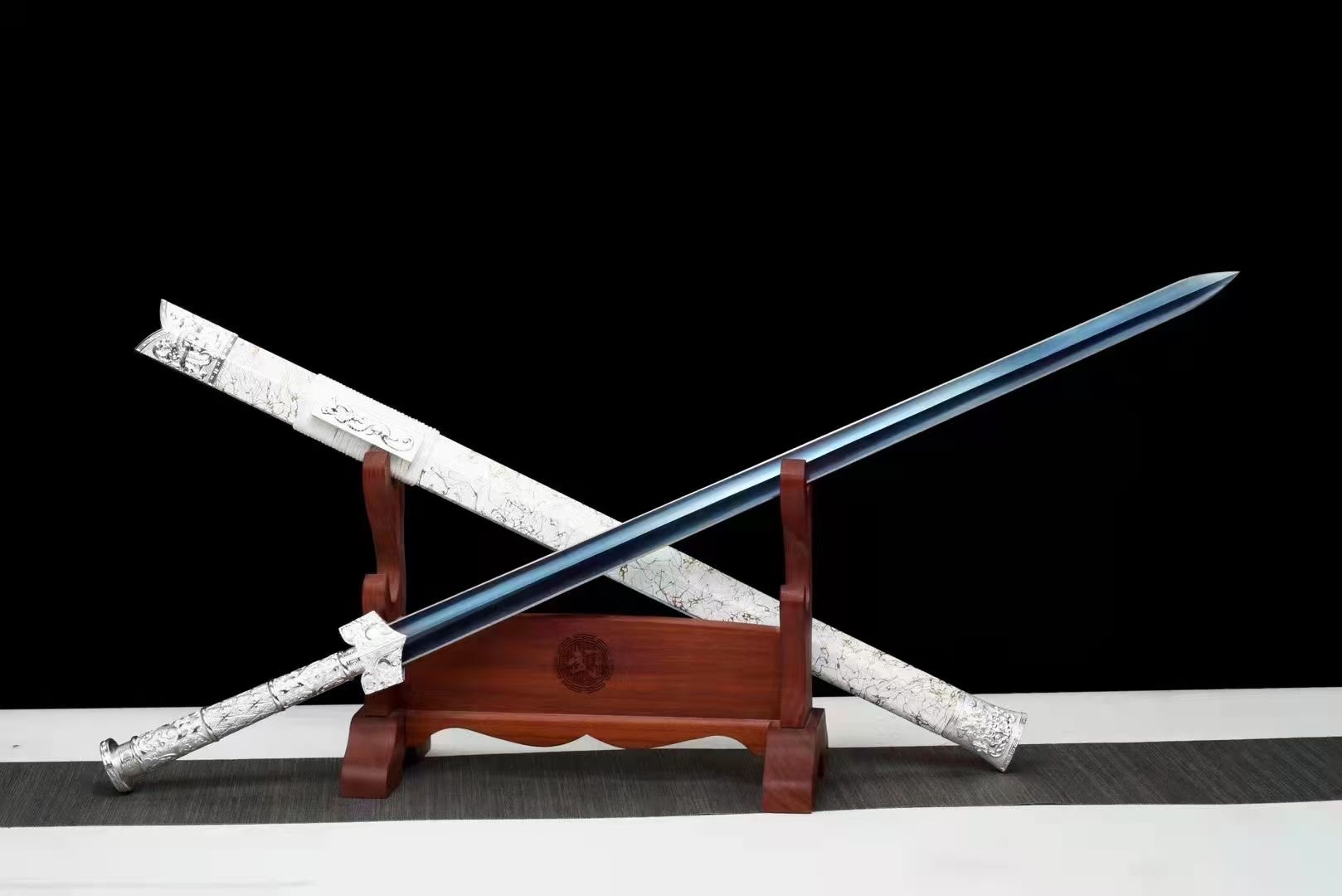 Frostbite Han Sword
