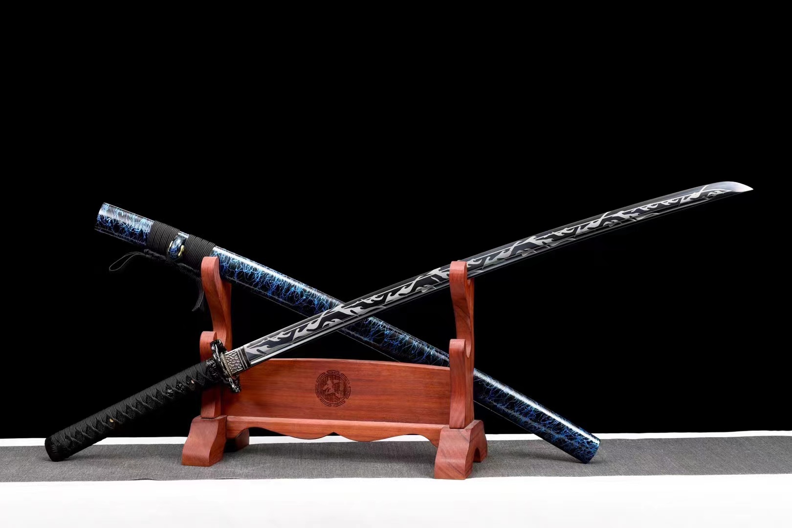 Ghost Thorn》High-Performance Blackened Manganese Steel Sword