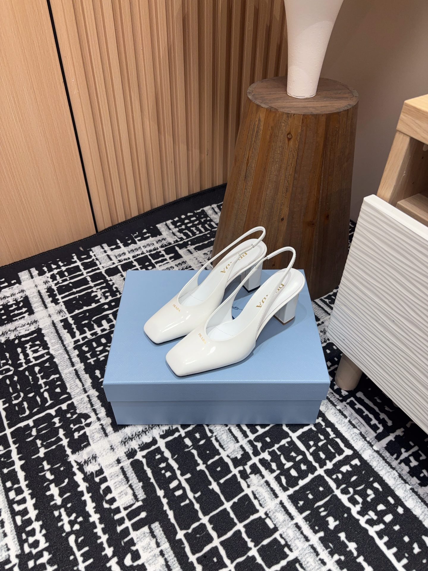 24Ss New Prada Chunky Heel Open-Back Sandals