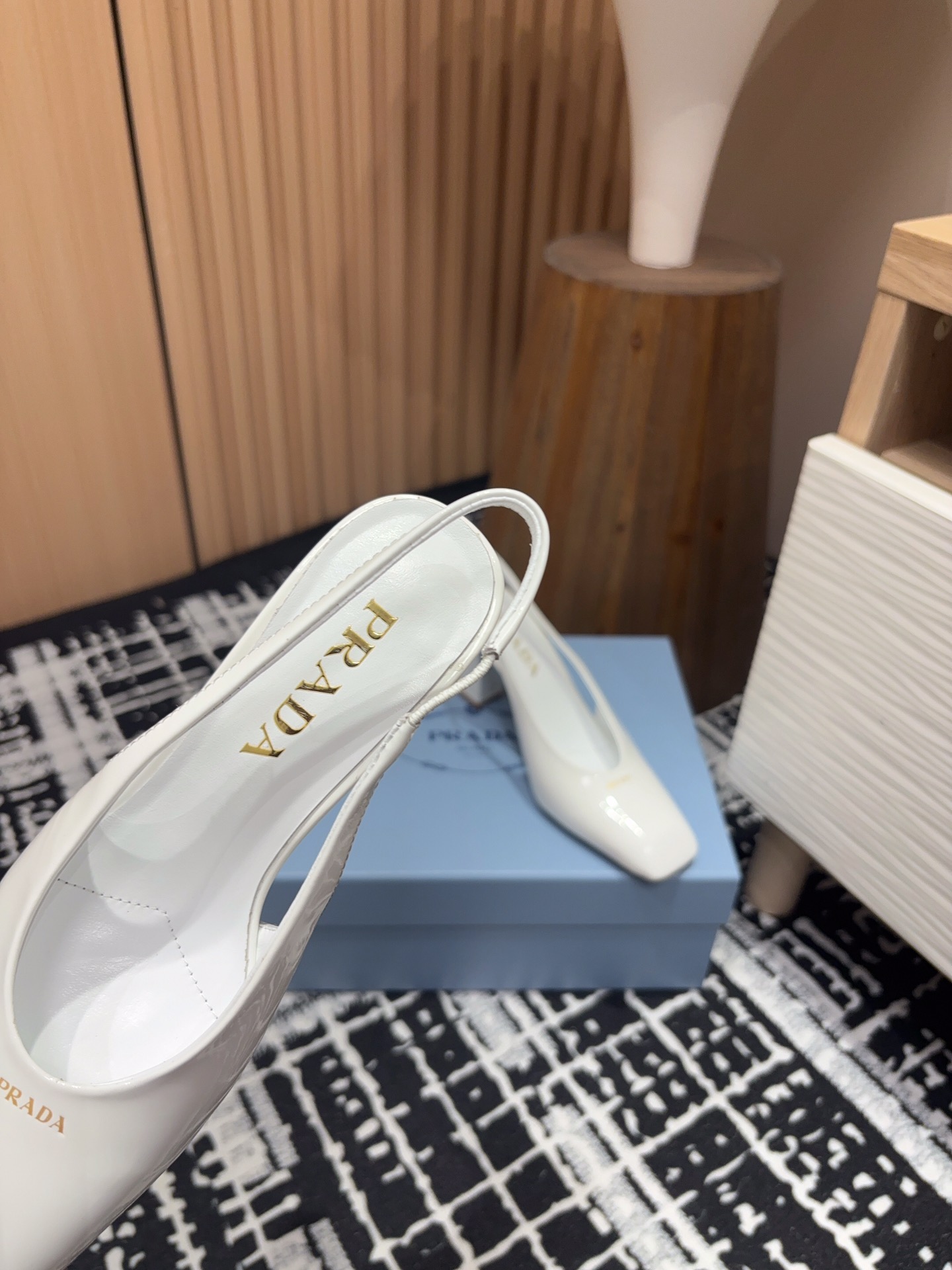 24Ss New Prada Chunky Heel Open-Back Sandals