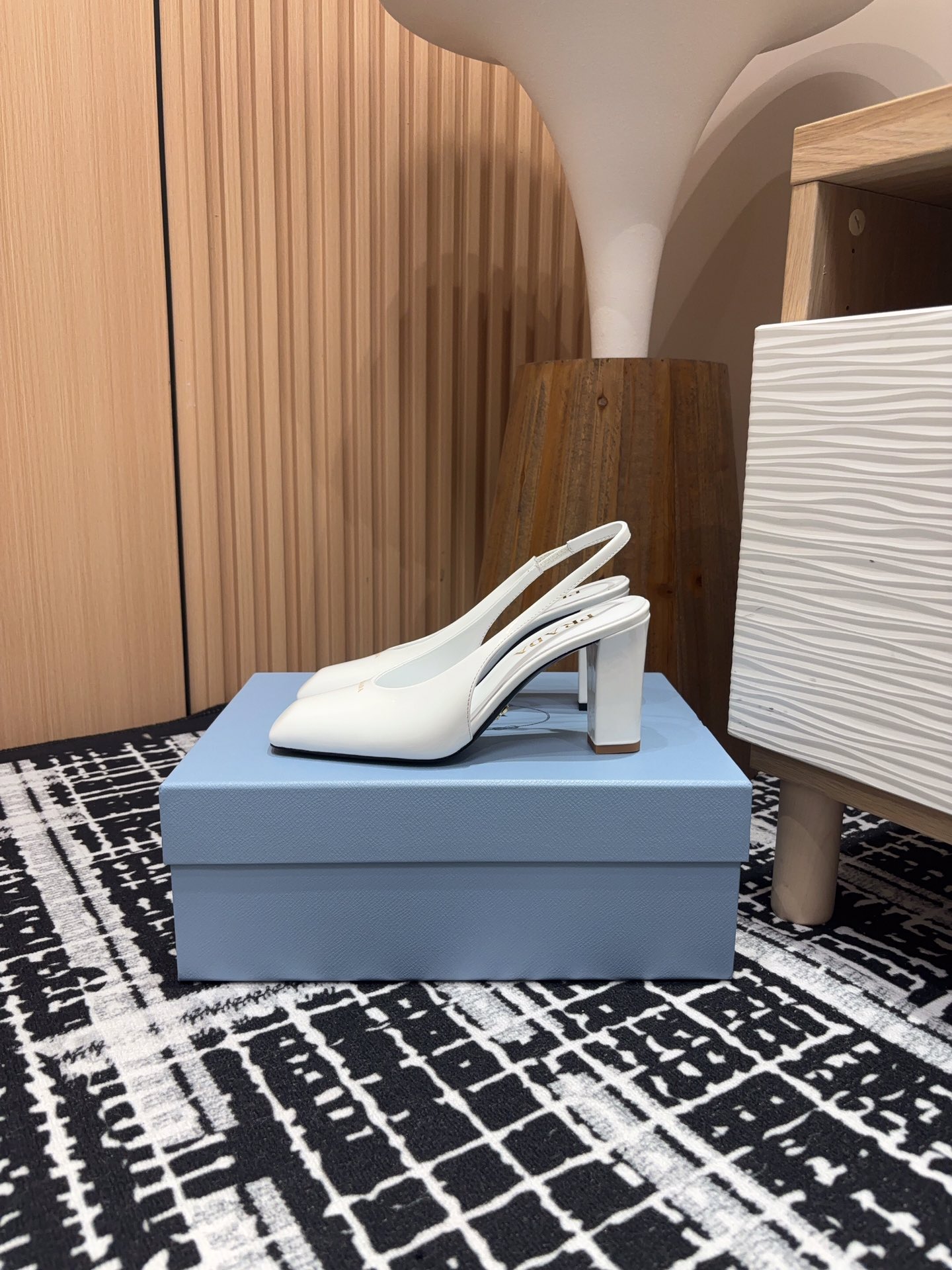 24Ss New Prada Chunky Heel Open-Back Sandals