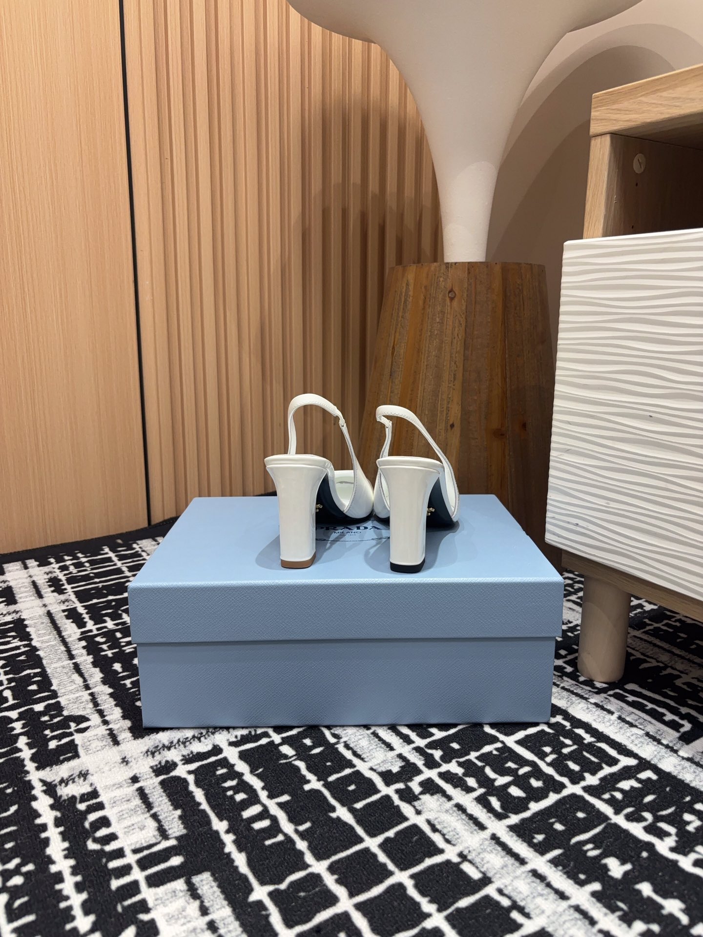 24Ss New Prada Chunky Heel Open-Back Sandals