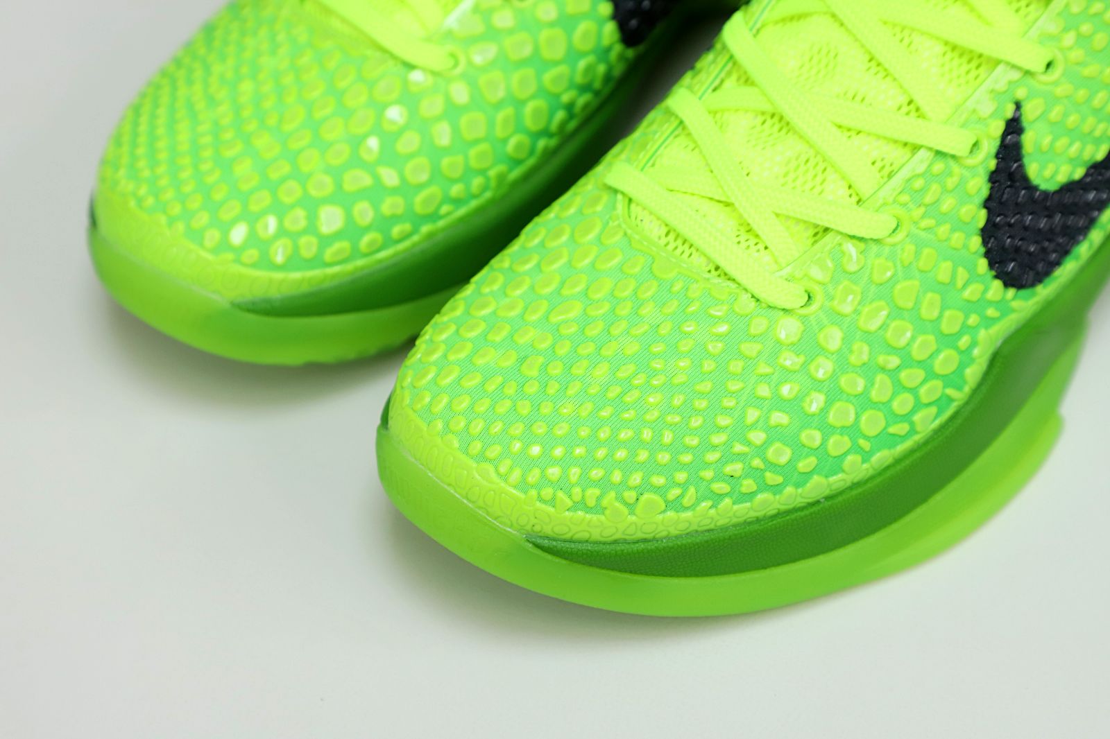 Kobe 6 Protro Grinch Sneakers