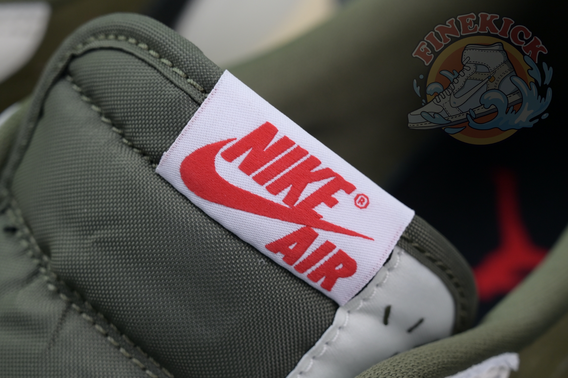 Low OG Medium Olive Sneakers