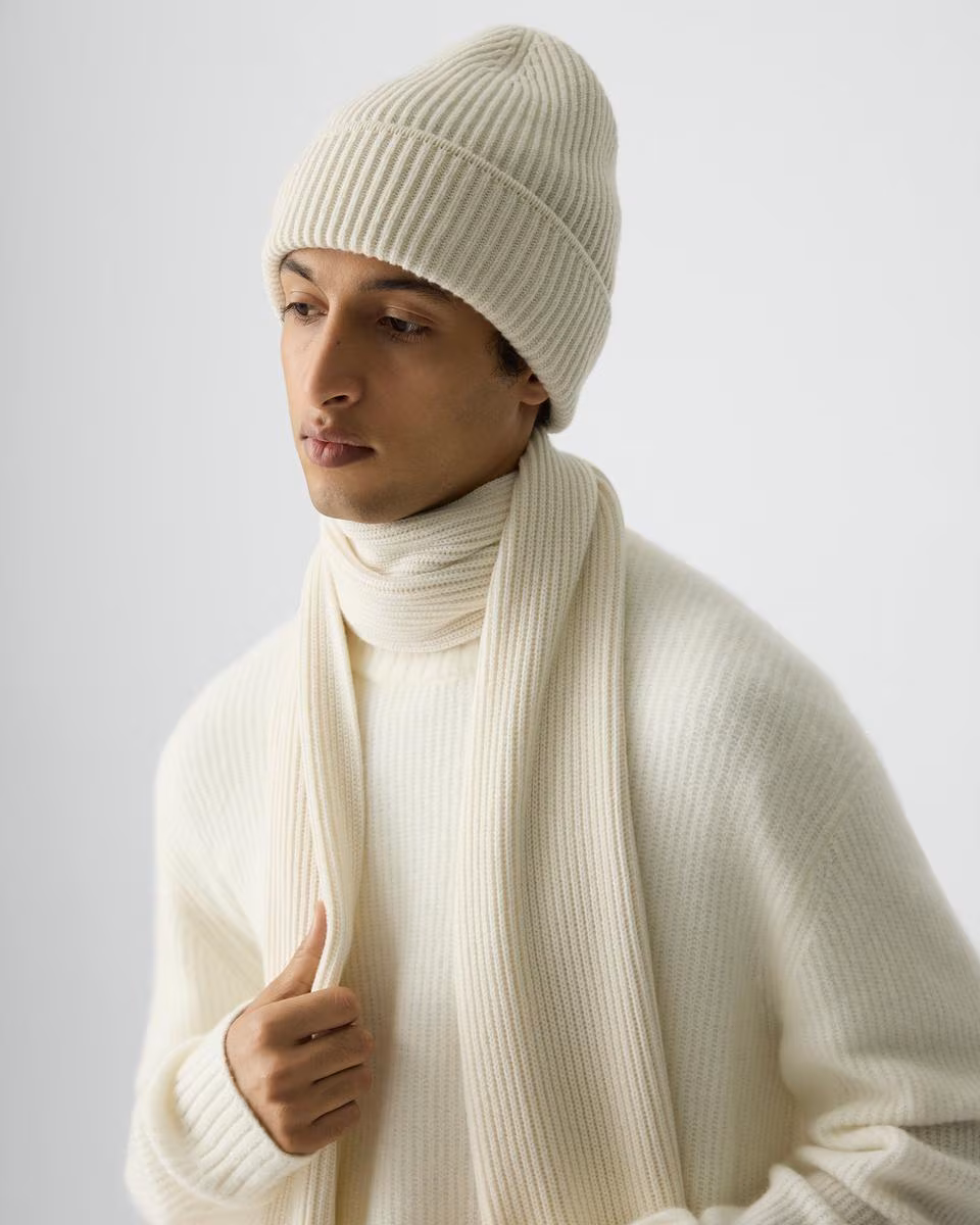 Ribbed Beanie in Cashmere