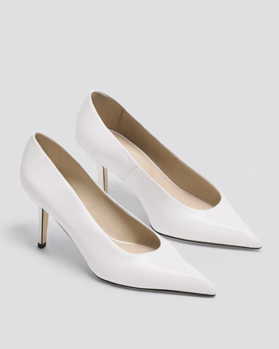 Pointed-Toe Pump in Leather
