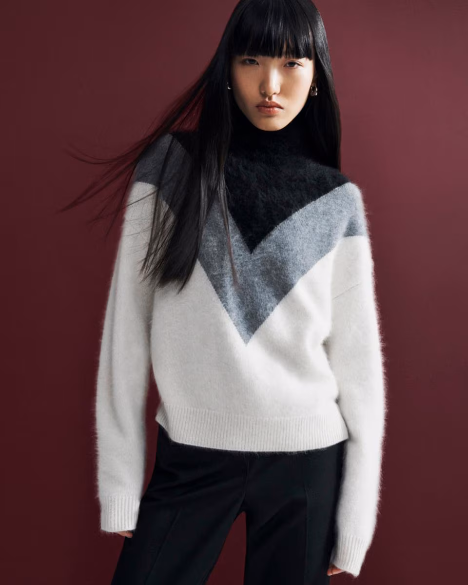 Chevron Turtleneck Sweater in Airy Cashmere