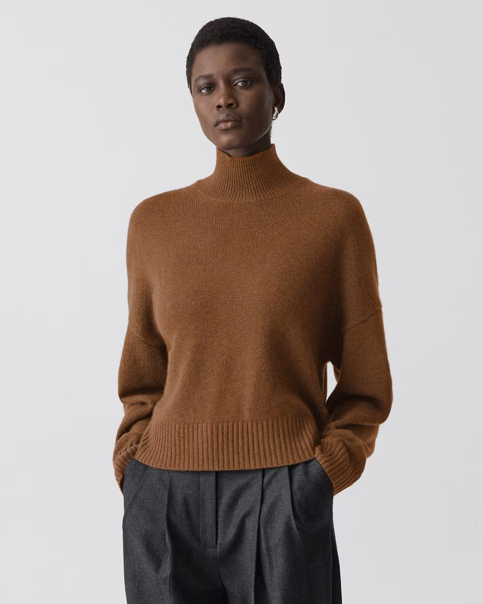 Cropped Turtleneck in Cashmere