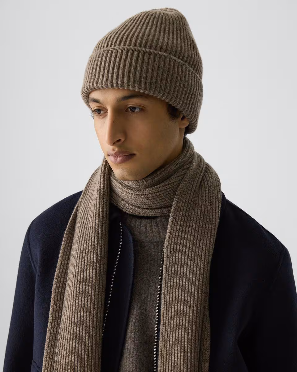 Ribbed Beanie in Cashmere
