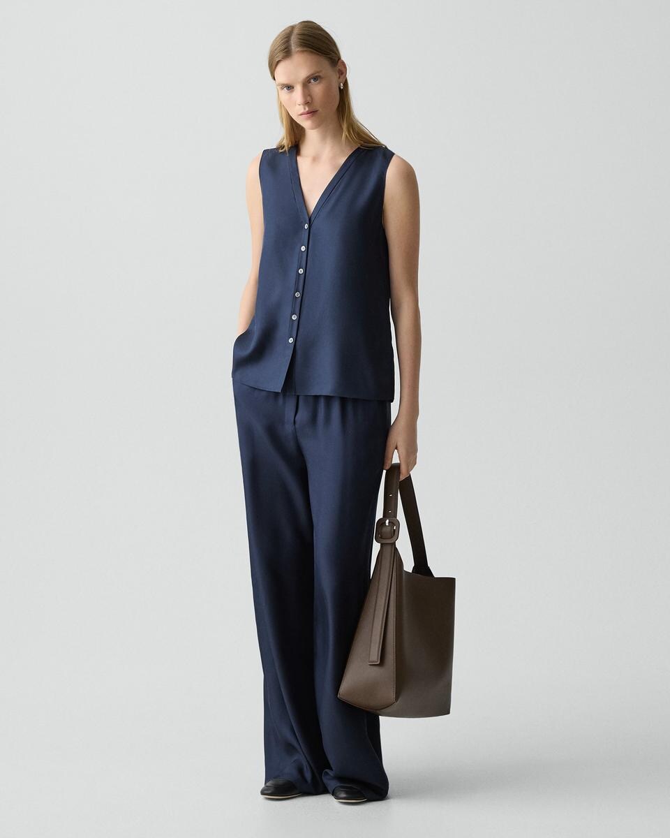 Sleeveless Button-Down Blouse in Mod Silk Twill