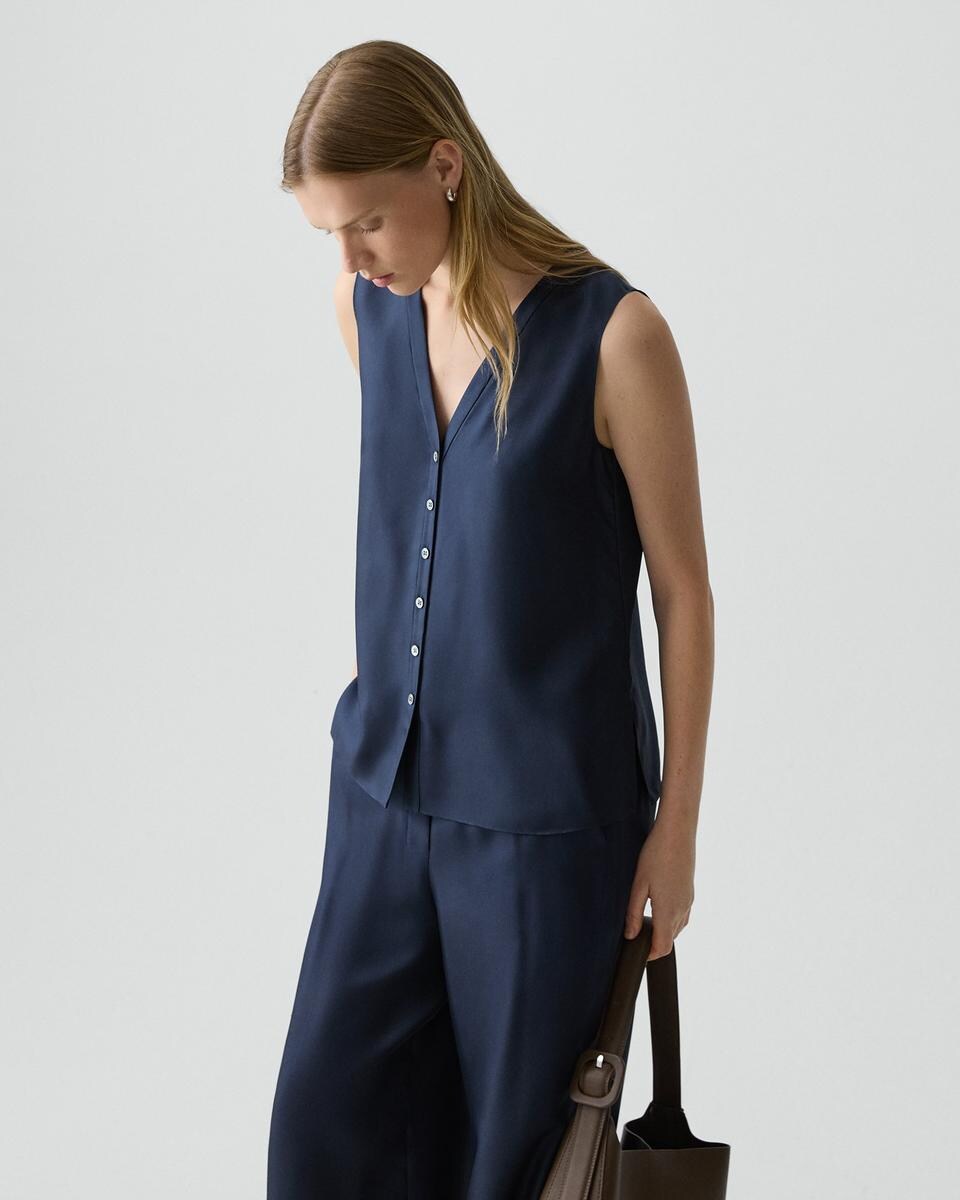 Sleeveless Button-Down Blouse in Mod Silk Twill