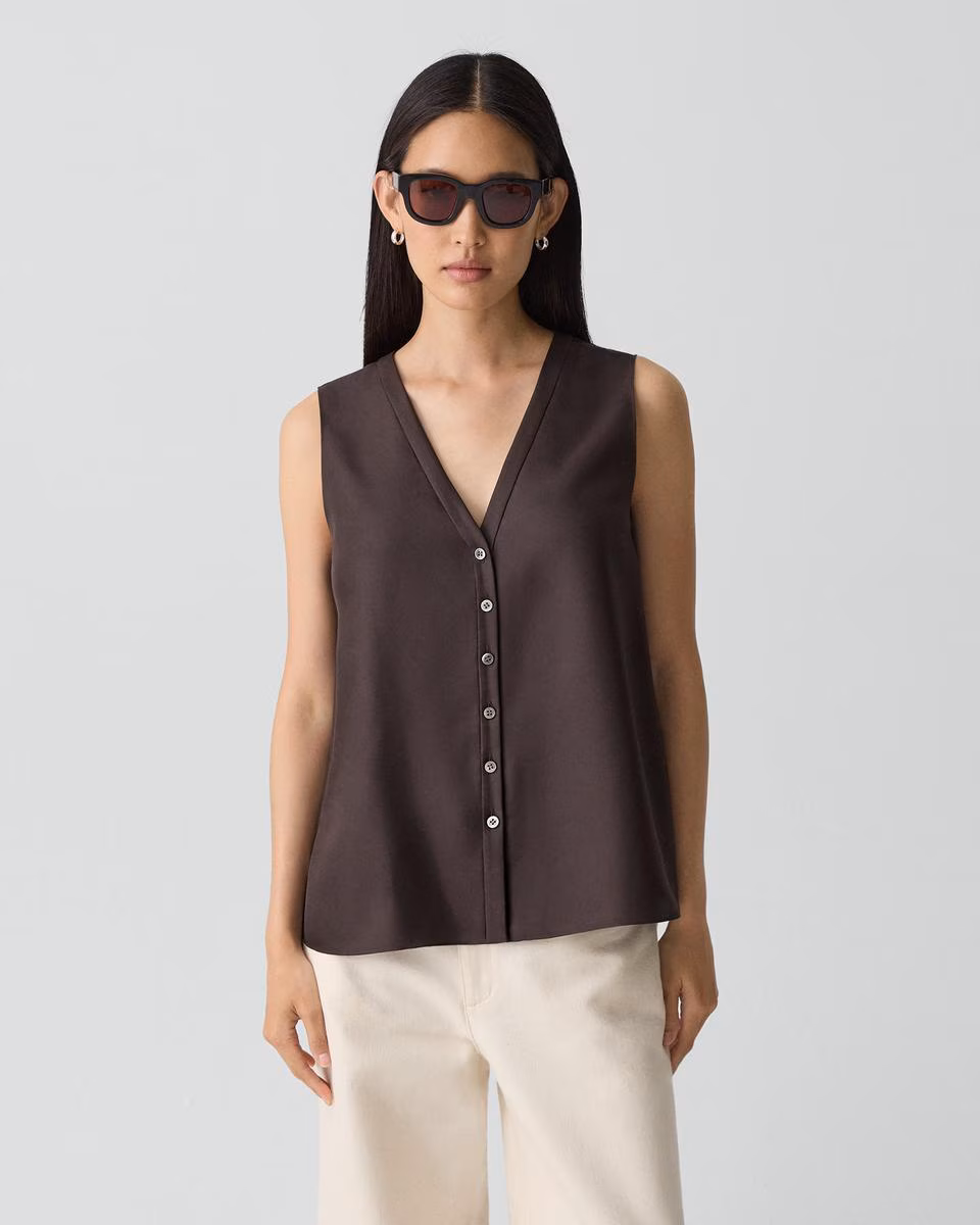 Sleeveless Button-Down Blouse in Mod Silk Twill