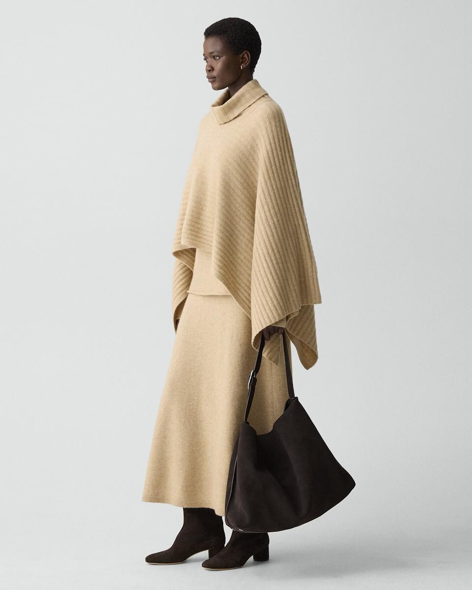 Ribbed Poncho in Astor Wool