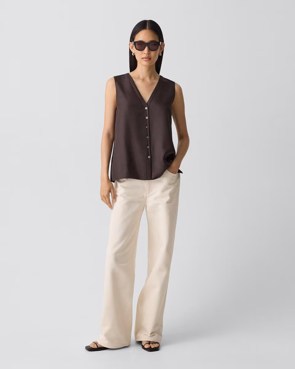 Sleeveless Button-Down Blouse in Mod Silk Twill