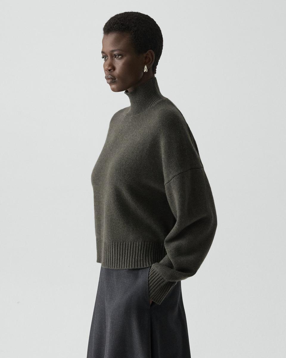 Cropped Turtleneck in Cashmere