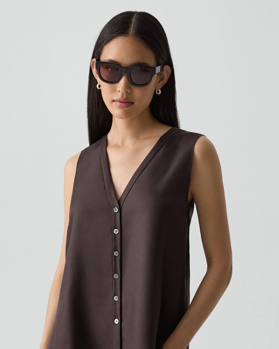 Sleeveless Button-Down Blouse in Mod Silk Twill