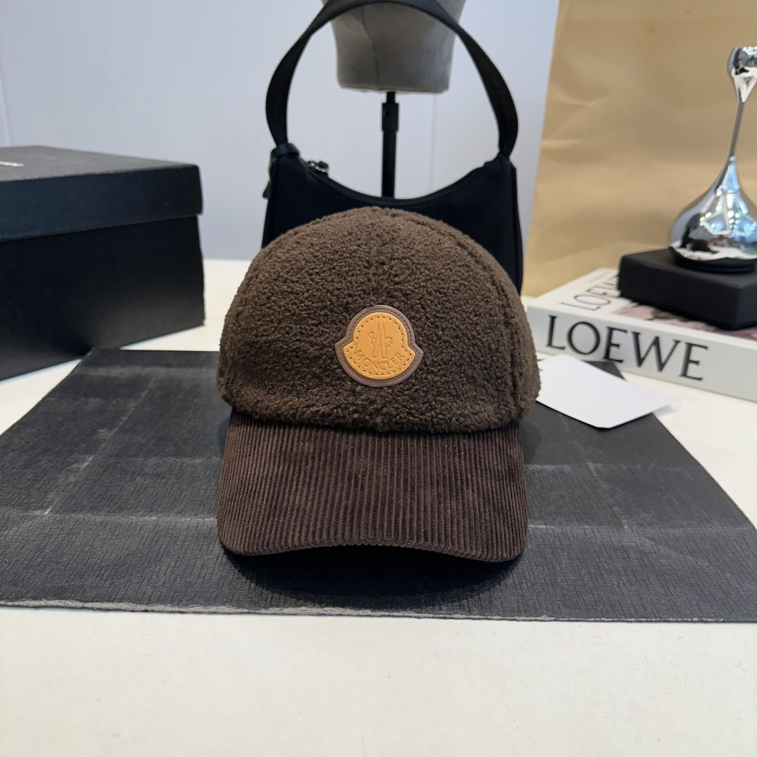 Lambswool corduroy baseball cap