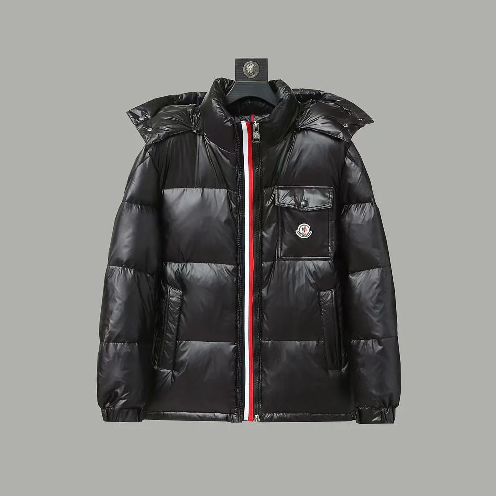 Pocket hooded down jacket