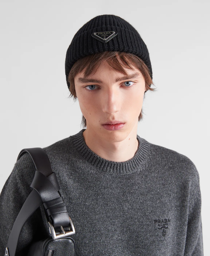 Classic triangular cashmere beanie