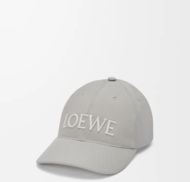 Fashionable embroidered baseball cap