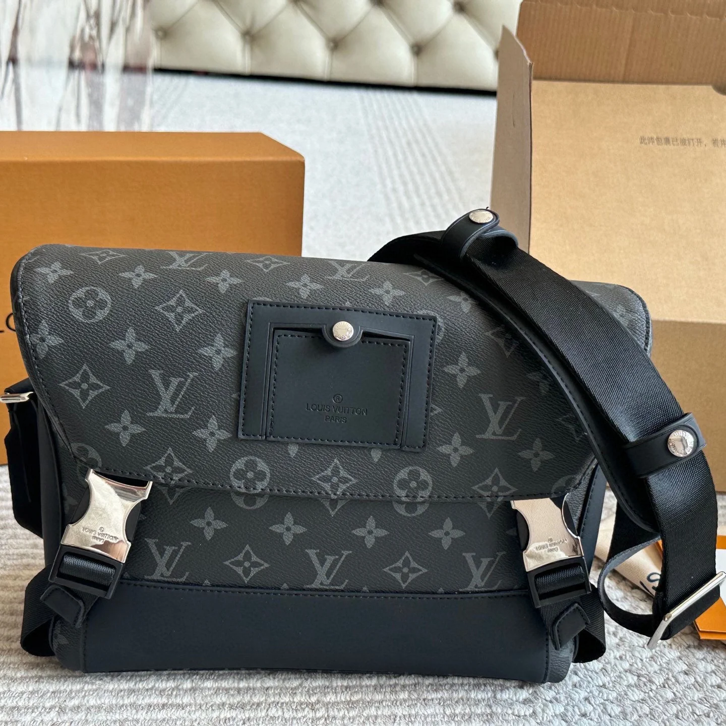 Men's Classic Checkerboard Messenger Bag