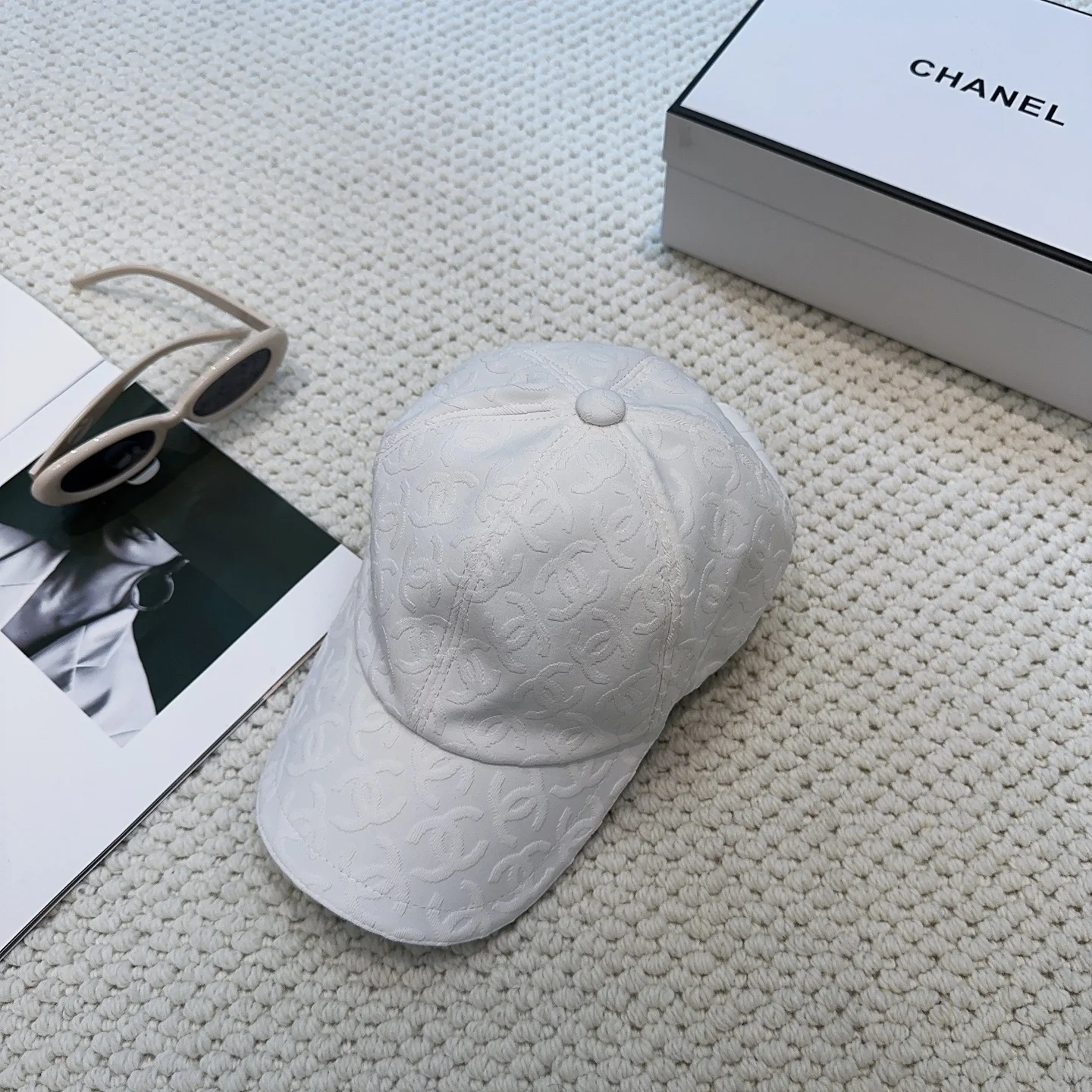 Stylish jacquard baseball cap