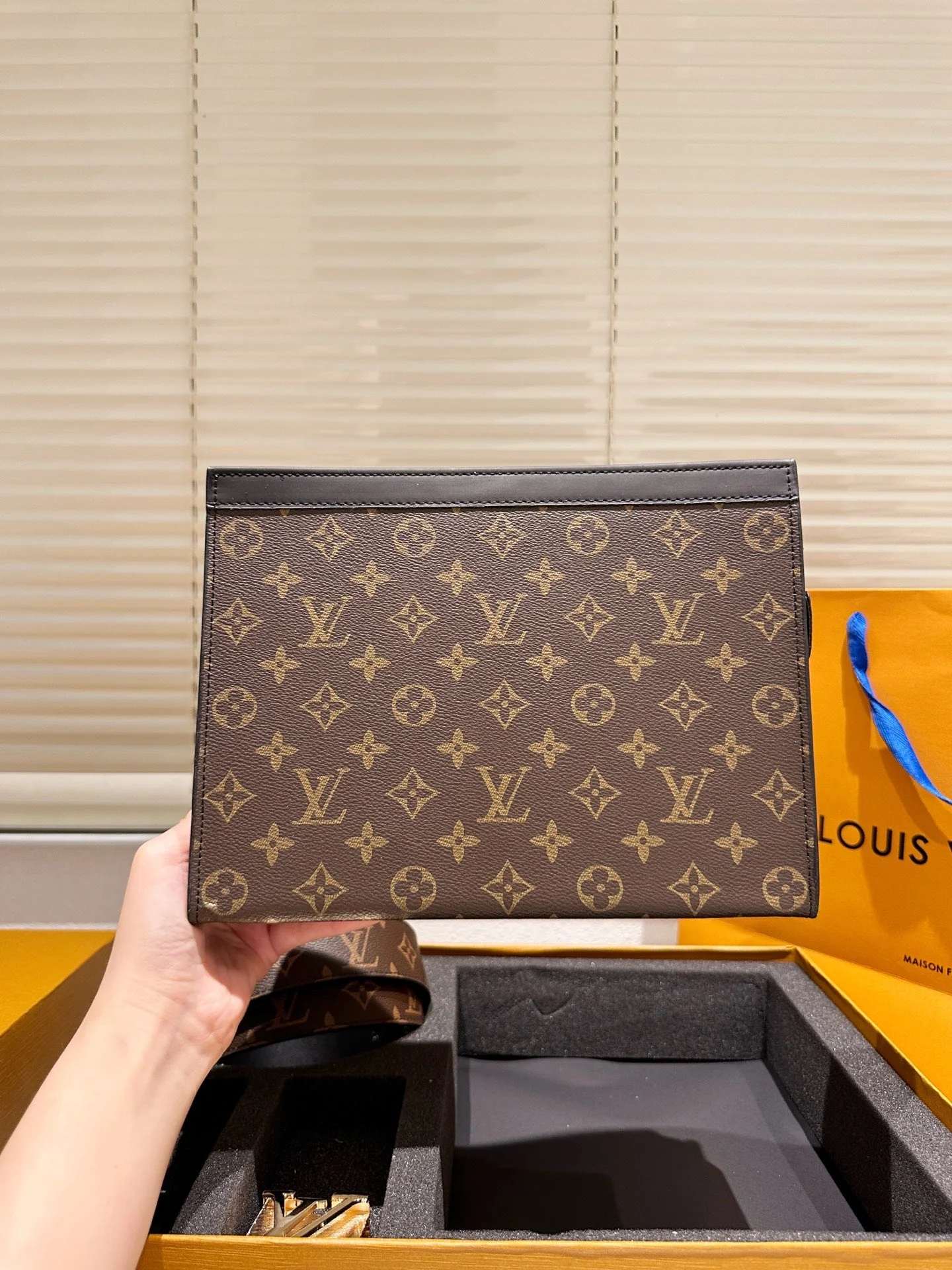 Embossed metal double buckle belt + clutch gift box