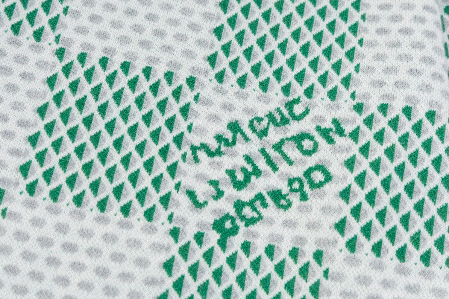 Fly-knit cashmere sweater