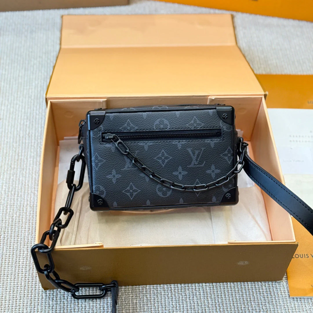 Men's Embossed Crossbody Chain Bag