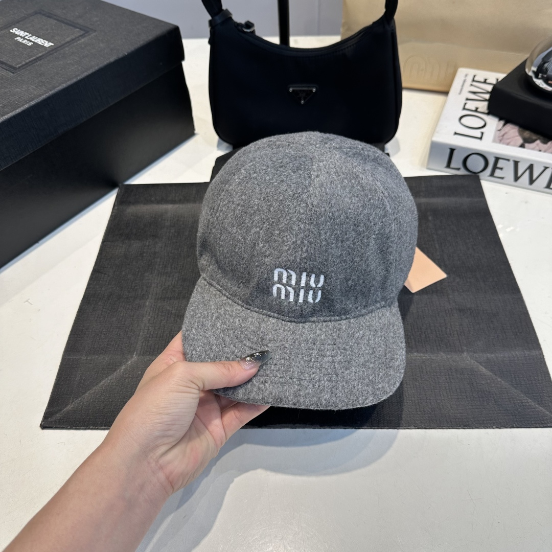 Embroidered letter lamb wool baseball cap