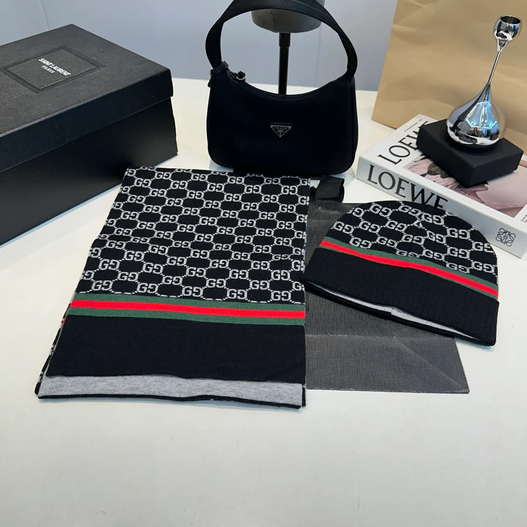 Jacquard wool knit scarf and hat set