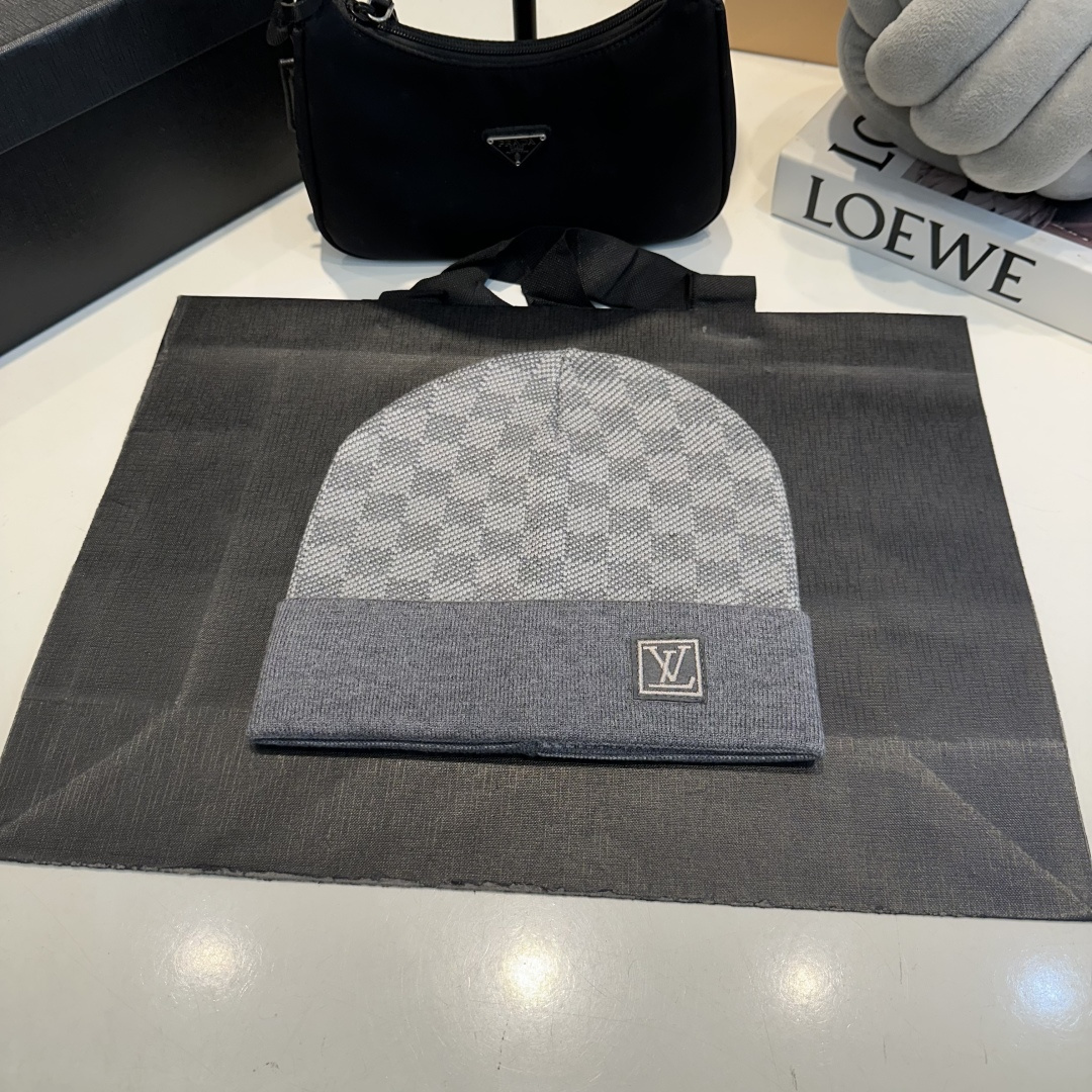 Embroidered cashmere knit beanie