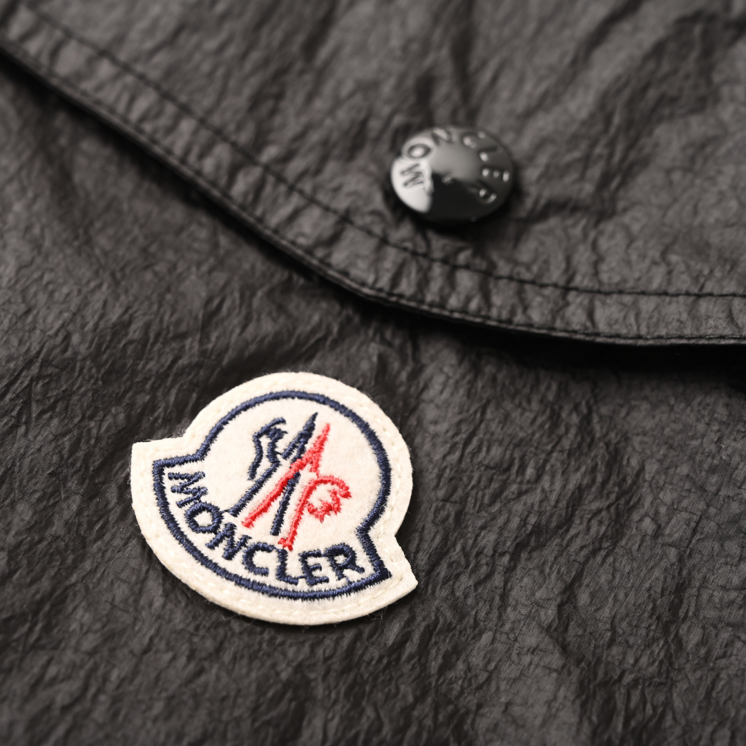 Lightweight nylon hooded jacket