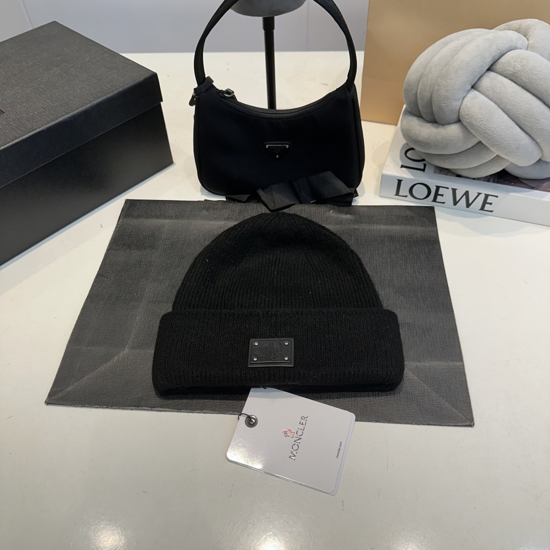 Leather logo cashmere beanie