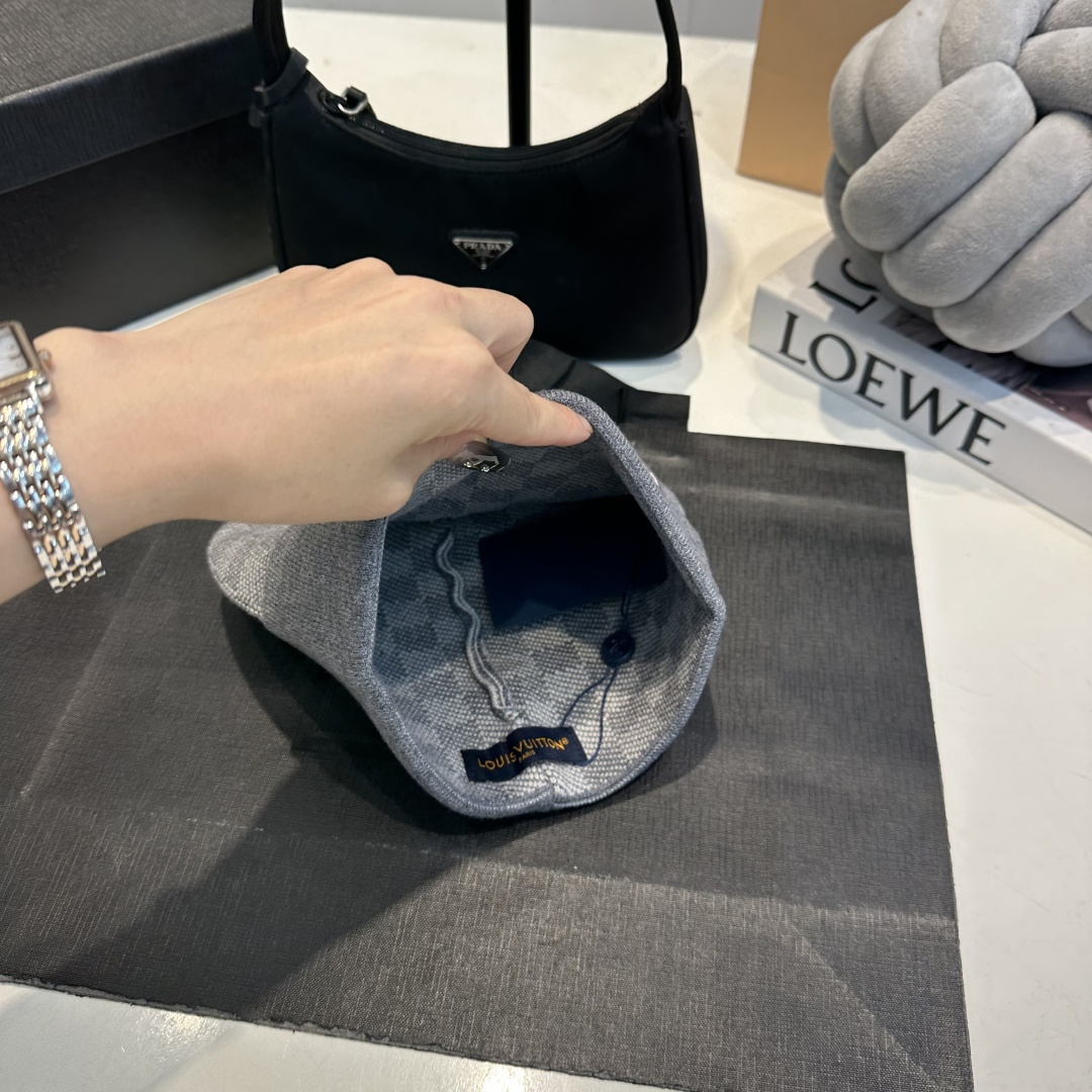 Embroidered cashmere knit beanie