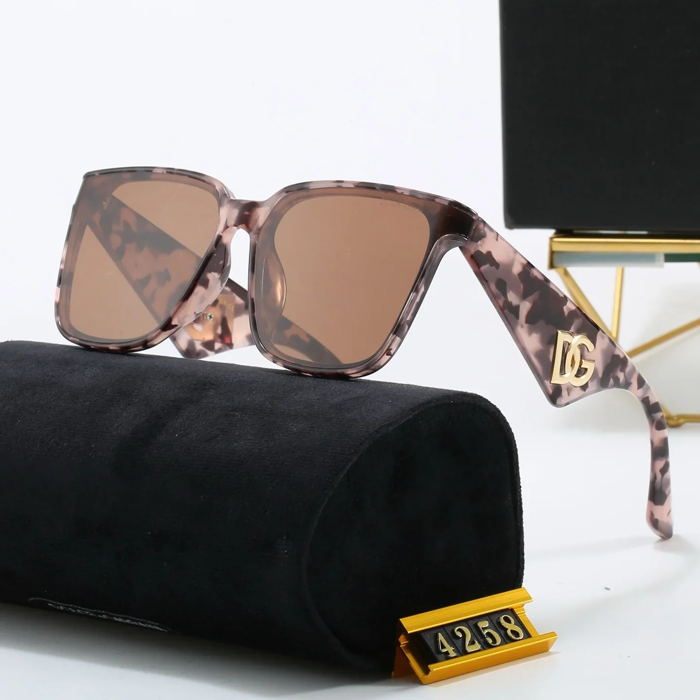 6 colors of fashionable and popular triangle-leg sunglasses  4258