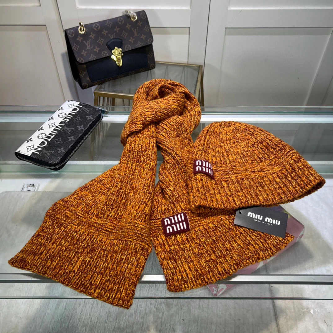 Jacquard wool knit scarf and hat set