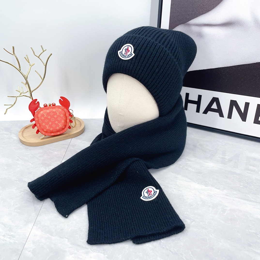 Embroidered knitted scarf and hat set