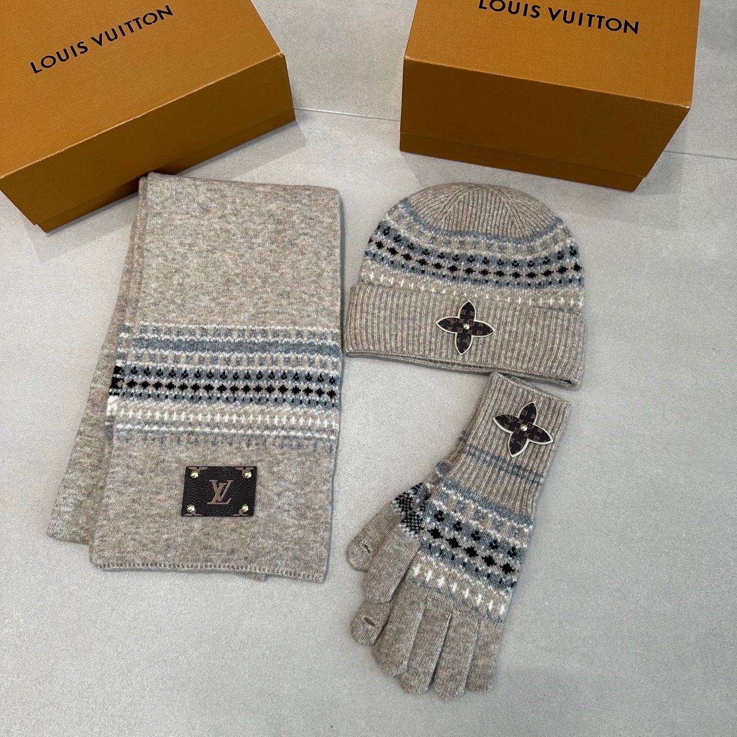 Leather print wool knitted scarf hat gloves set
