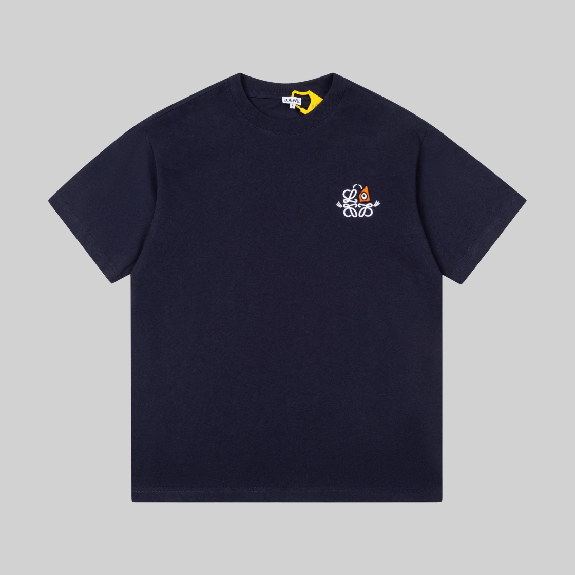 Versatile embroidered bird T-shirt