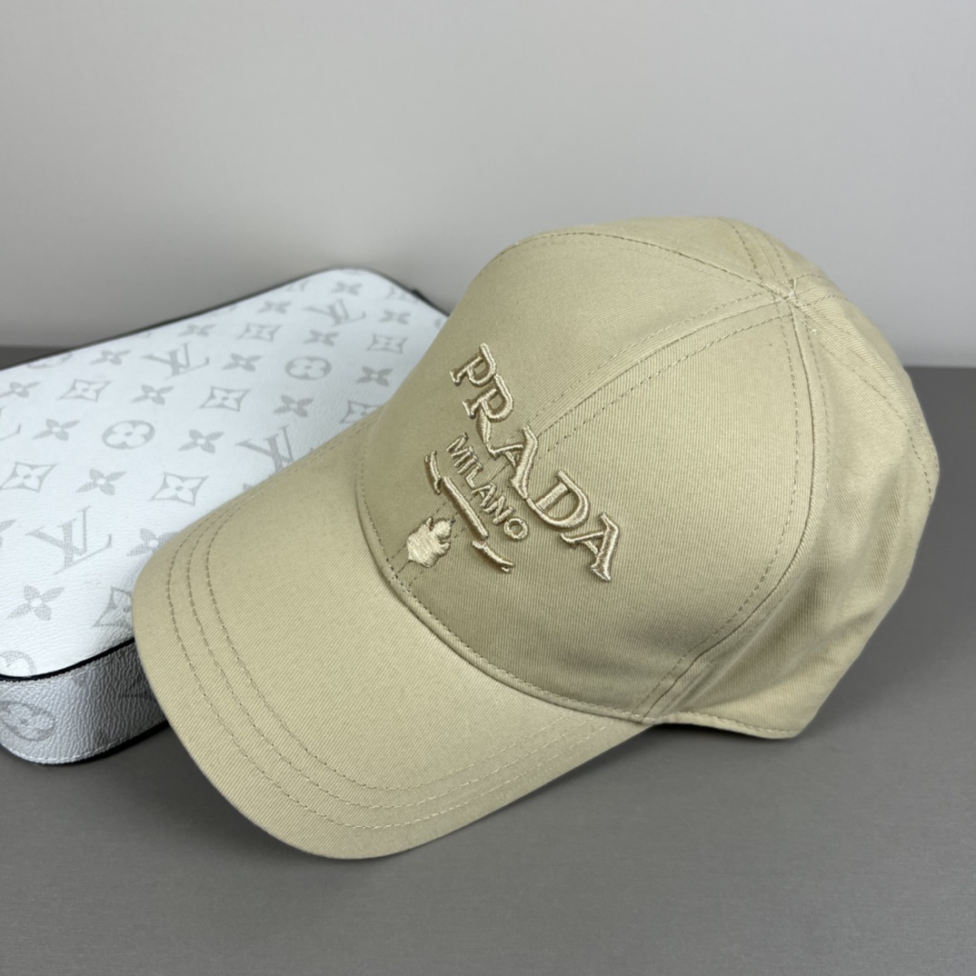 Stylish embroidered cotton baseball cap