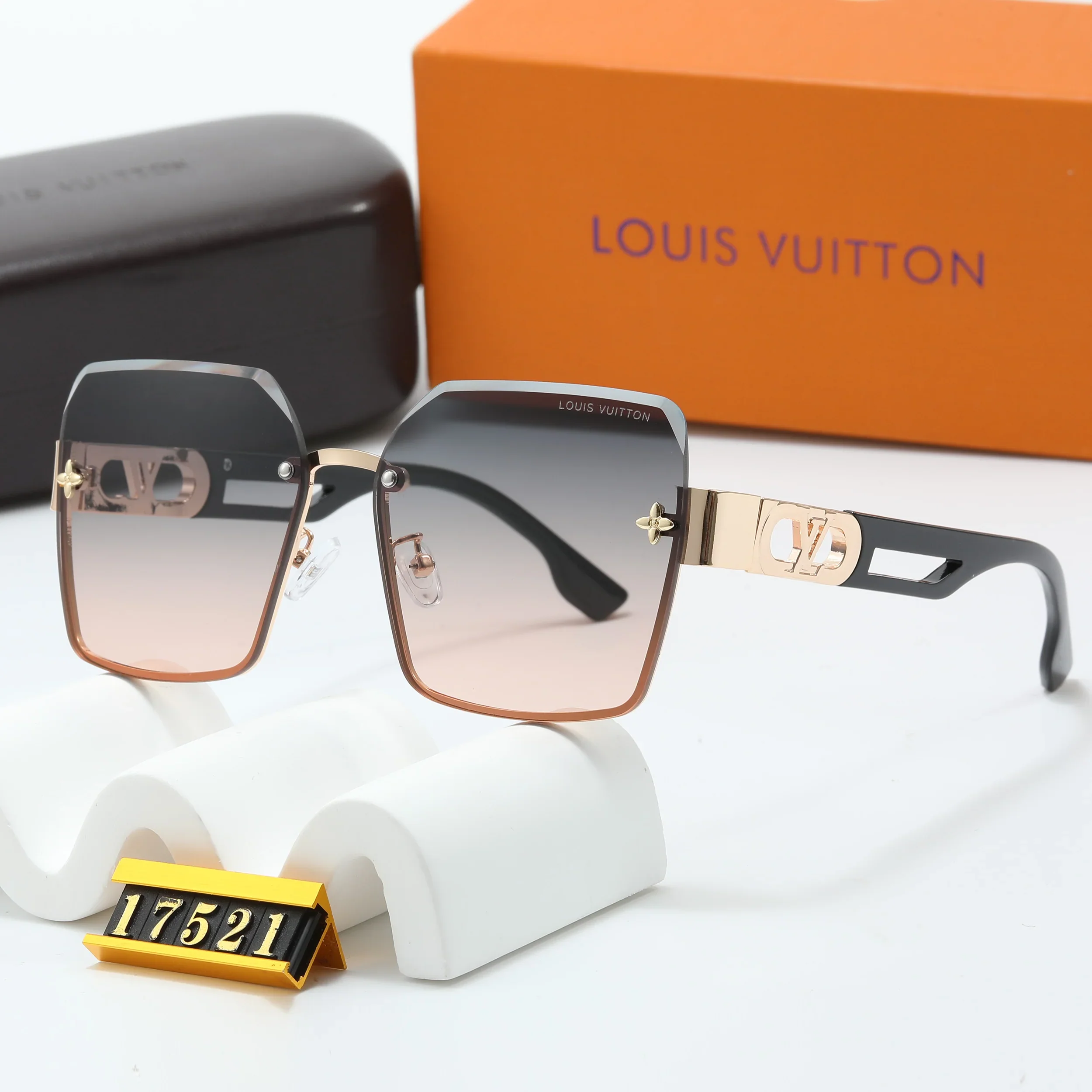 6 Colors Fashion Square Frame Sunglasses 17521