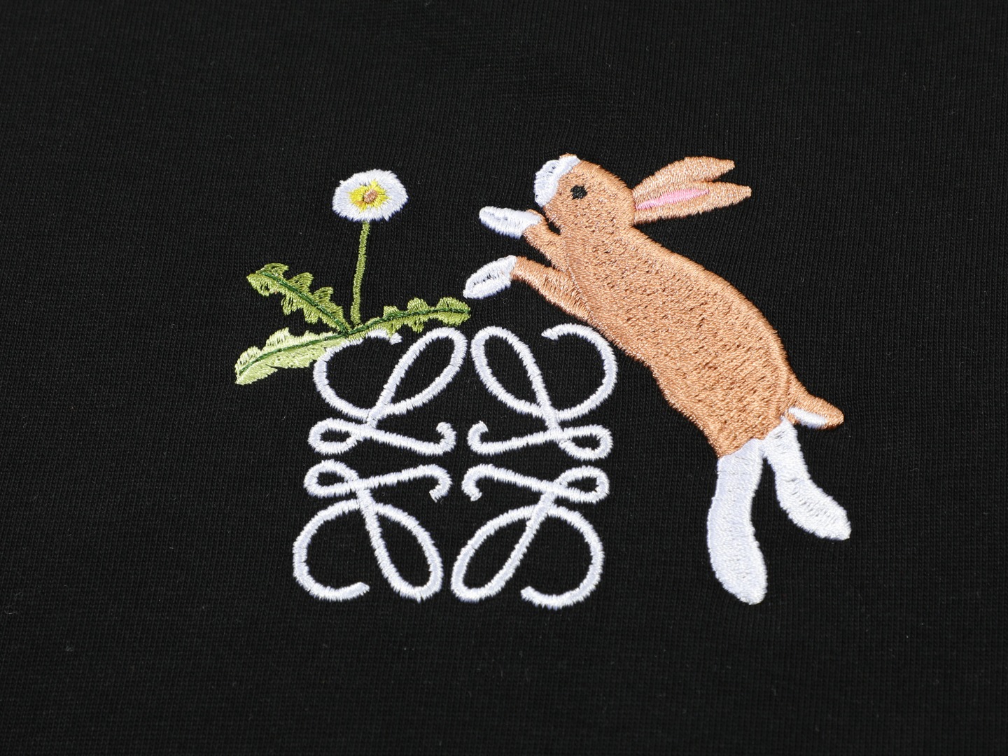 Rabbit embroidered cotton T-shirt