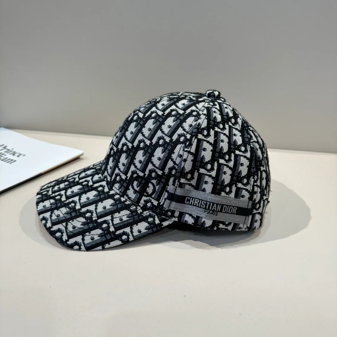 Jacquard lettering baseball cap