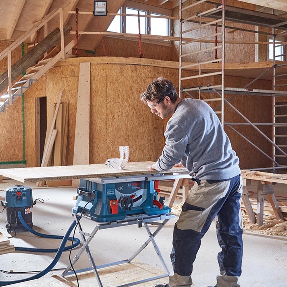 BOSCH 1600W 216mm Table Saw w. Stand GTS 635-216 0601B42041