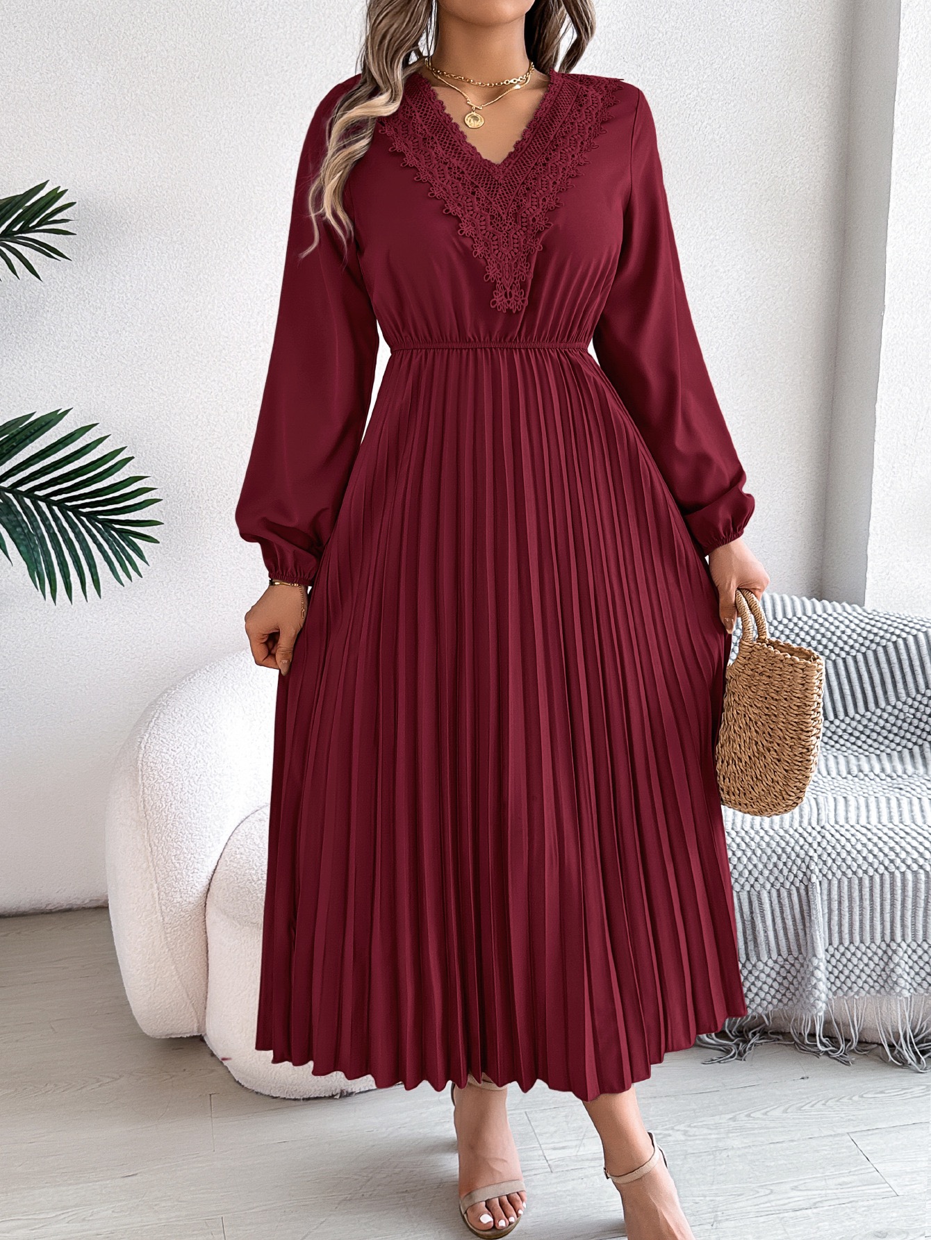 Elegant V-Neck Lace Waist-Fitted Pleated Long Dress