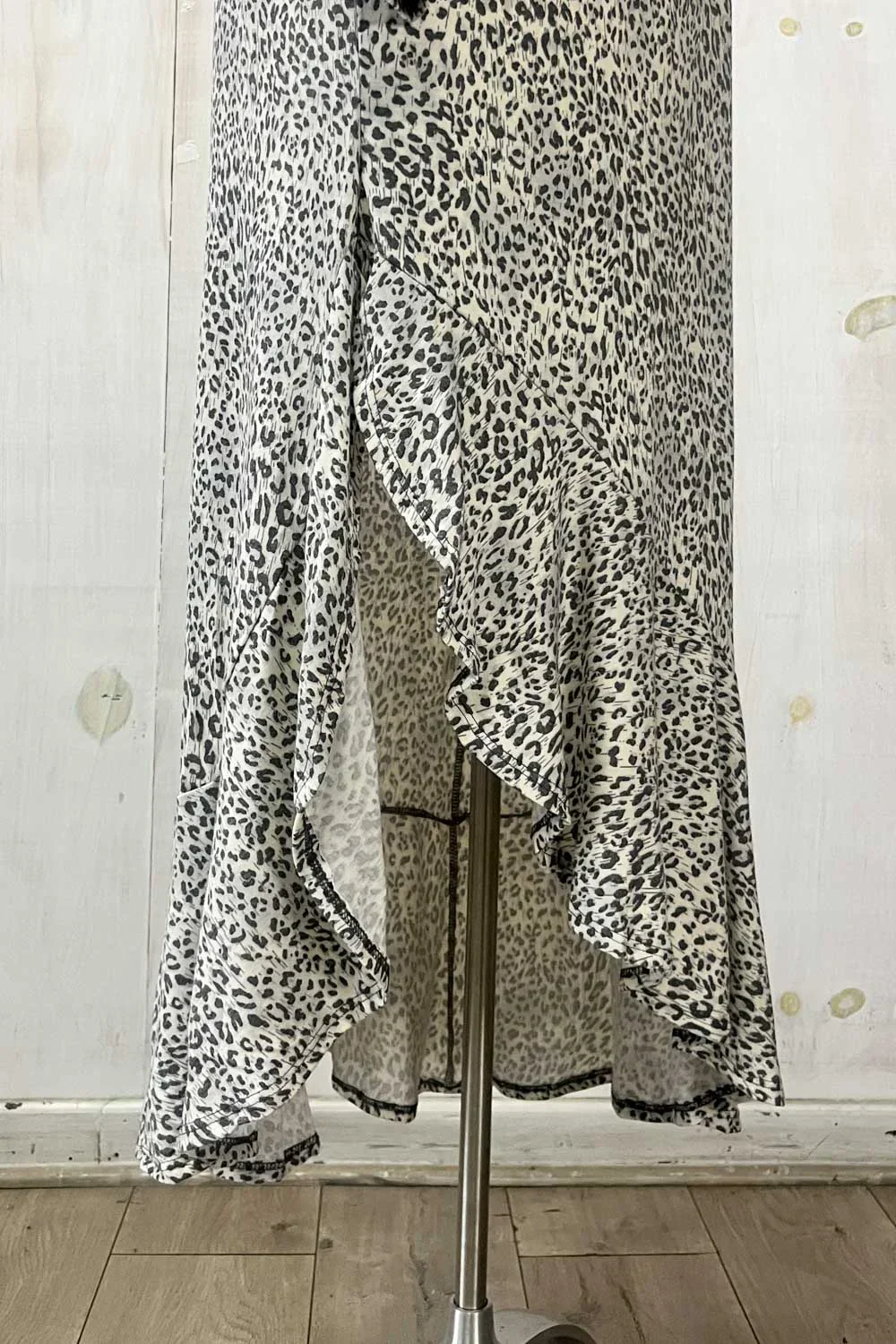 Plus Size Leopard Print Long Sleeve Side Pocket Asymmetric Maxi Dress