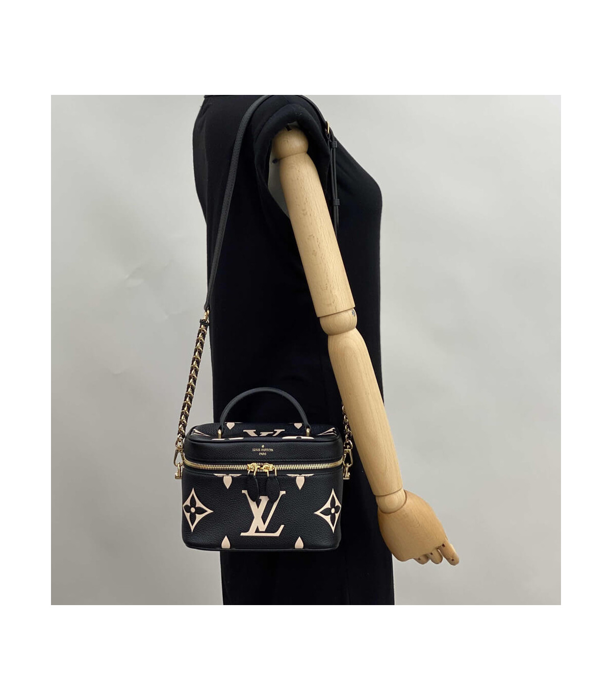 Louis Vuitton Monogram Empreinte Leather Vanity PM Black/Cream